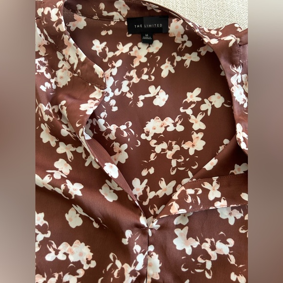 The Limited Brown Floral Pattern 3/4 Sleeve Shirt. Size Medium - Picture 7 of 13